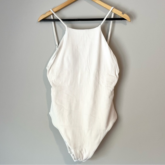 *NWT* Andie The Asbury Rib One Piece Swimsuit in Coco Ivory Size M - Picture 1 of 10